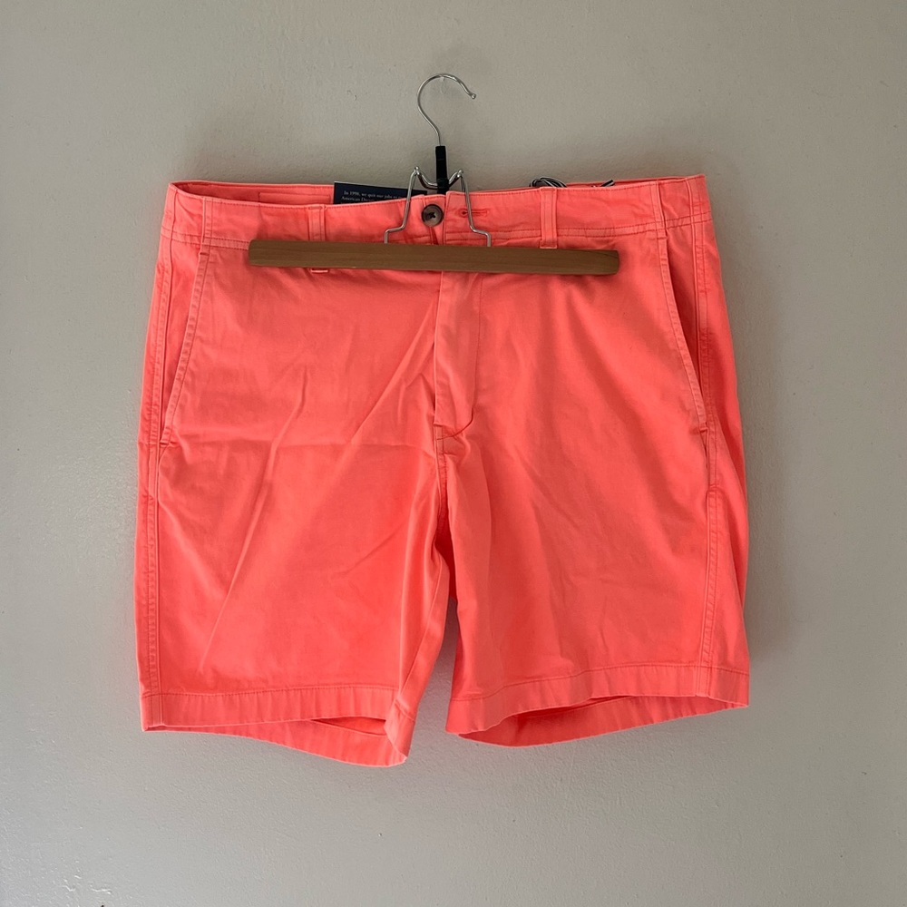 Men’s Size 33 Vineyard Vines 7 inch Island Short Color Papaya Passion